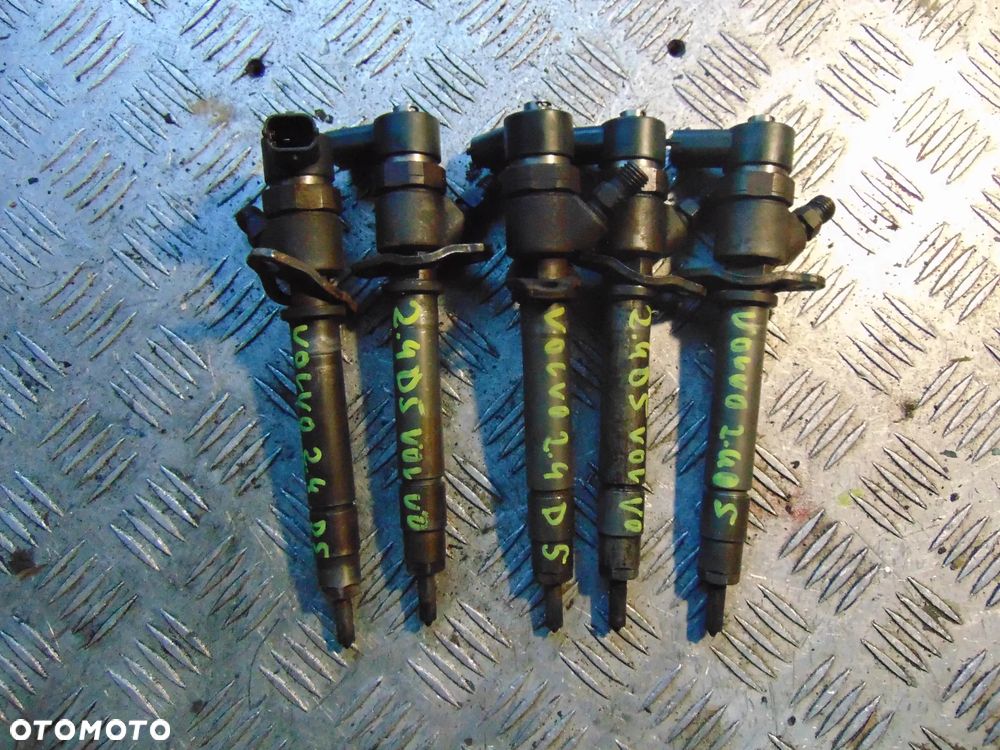 Wtryskiwacze Volvo 2,4 D5 0445110078 cena sztuka - 1