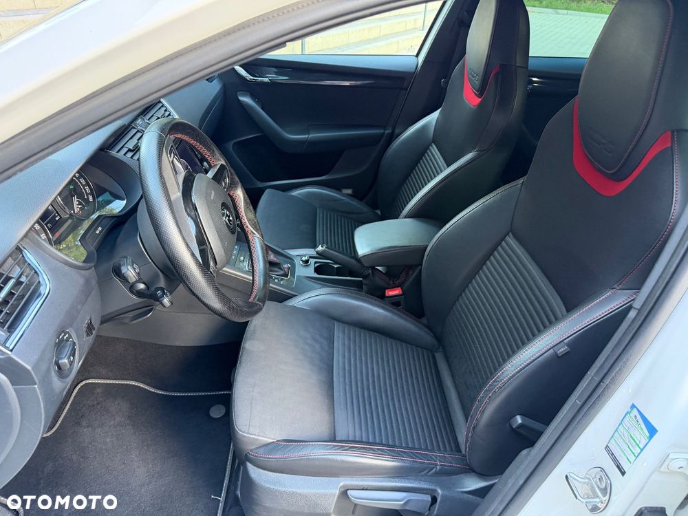 Skoda Octavia 2.0 TDI DSG RS - 19