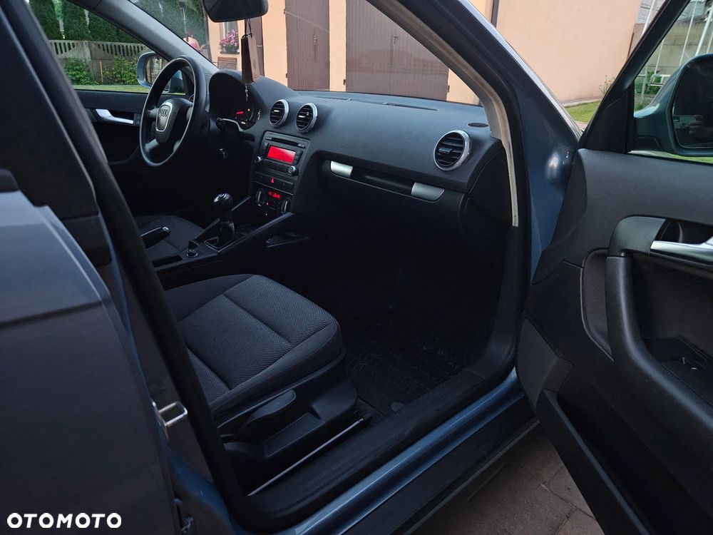 Audi A3 Sportback 2.0 TDI Ambiente - 11