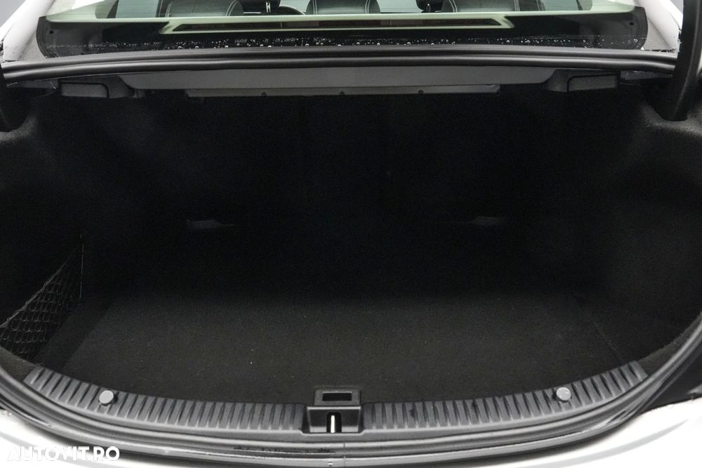 Mercedes-Benz C 220 d 4MATIC Aut. - 24