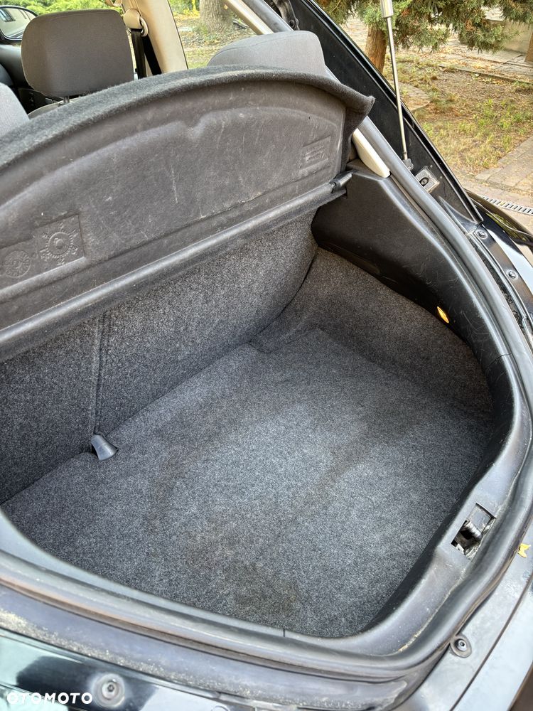 Volkswagen New Beetle - 31
