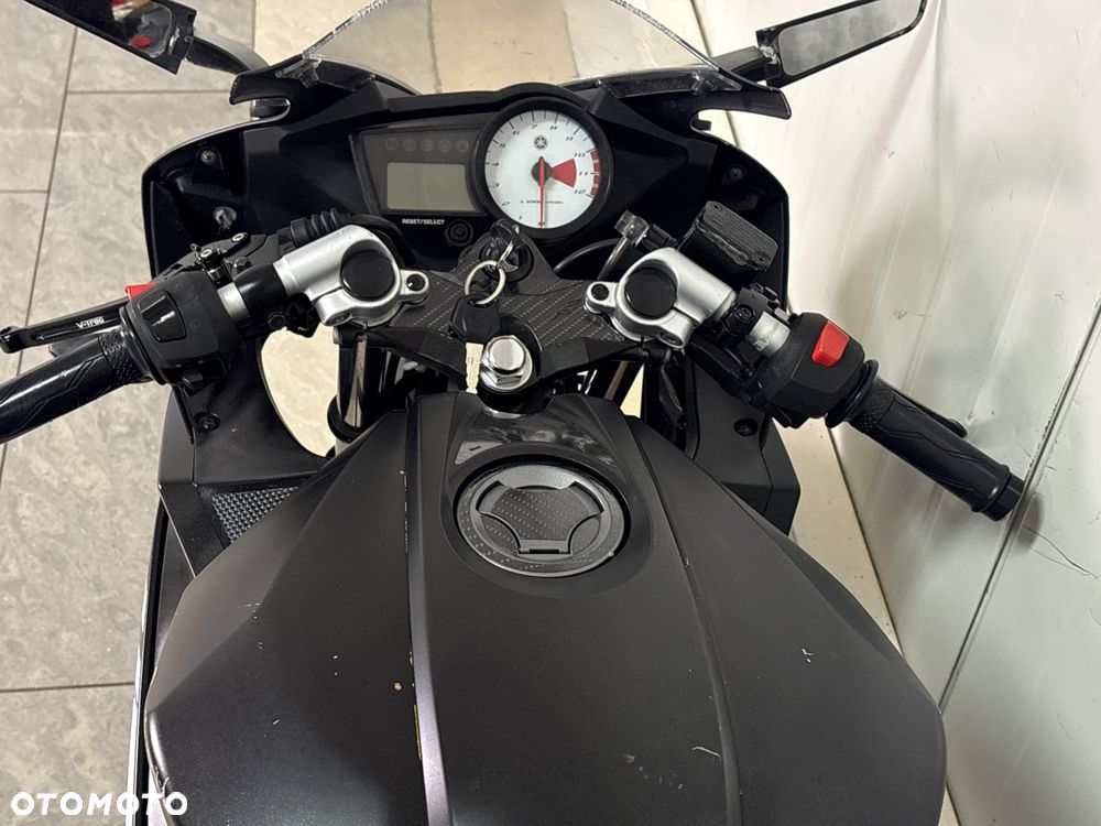 Yamaha YZF - 11