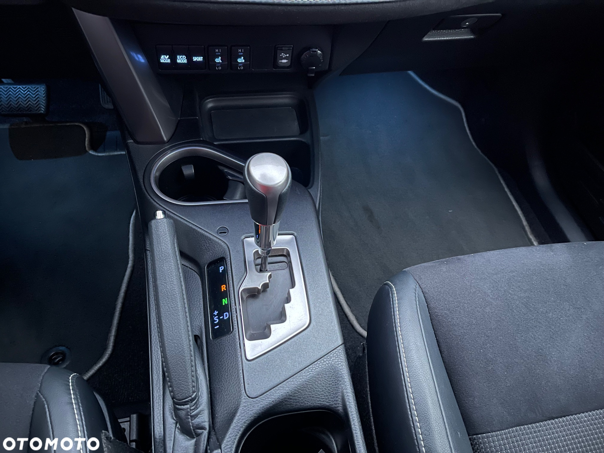 Toyota RAV4 Hybrid Prestige 4x4 - 27