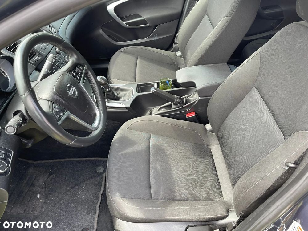 Opel Insignia 1.8 Sport - 10