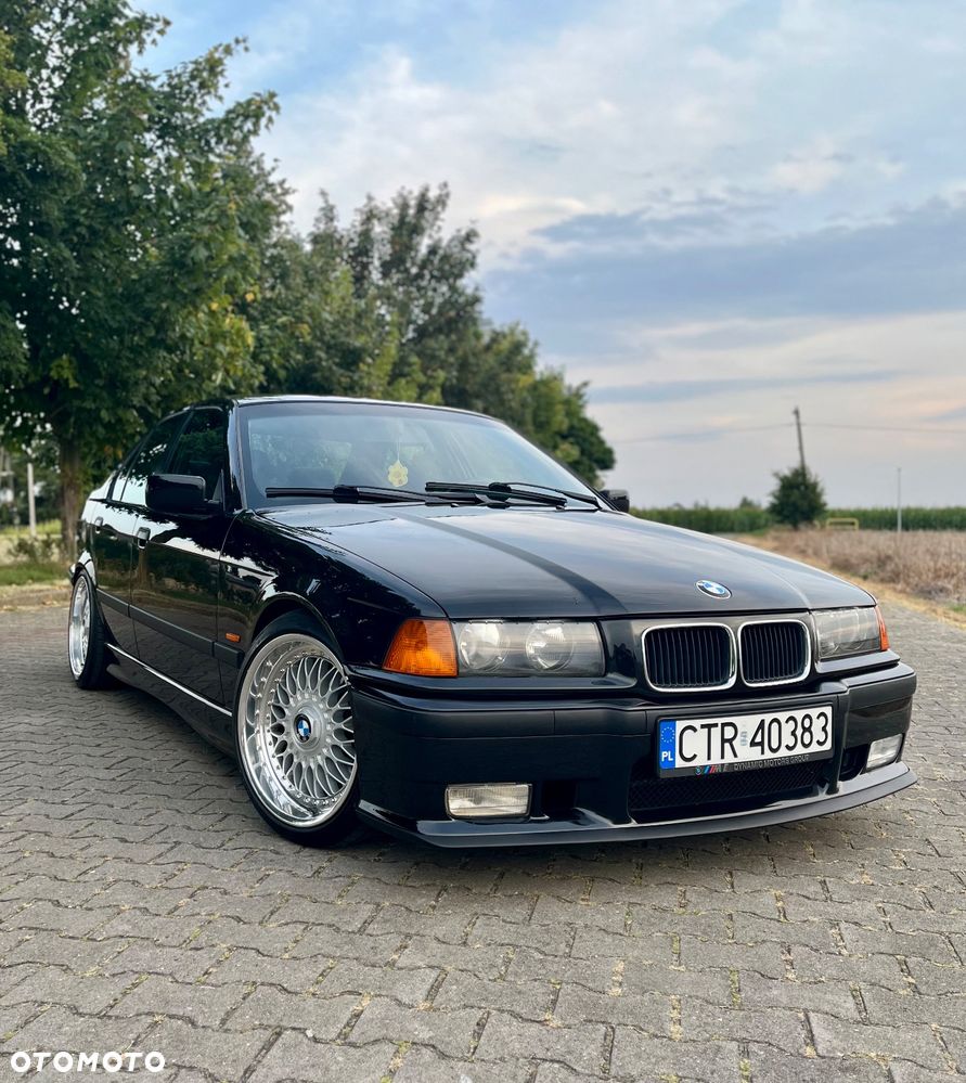 BMW Seria 3 318is - 8