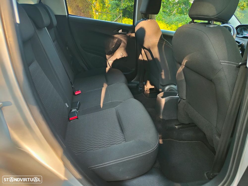 Peugeot 208 1.2 PureTech Active - 6