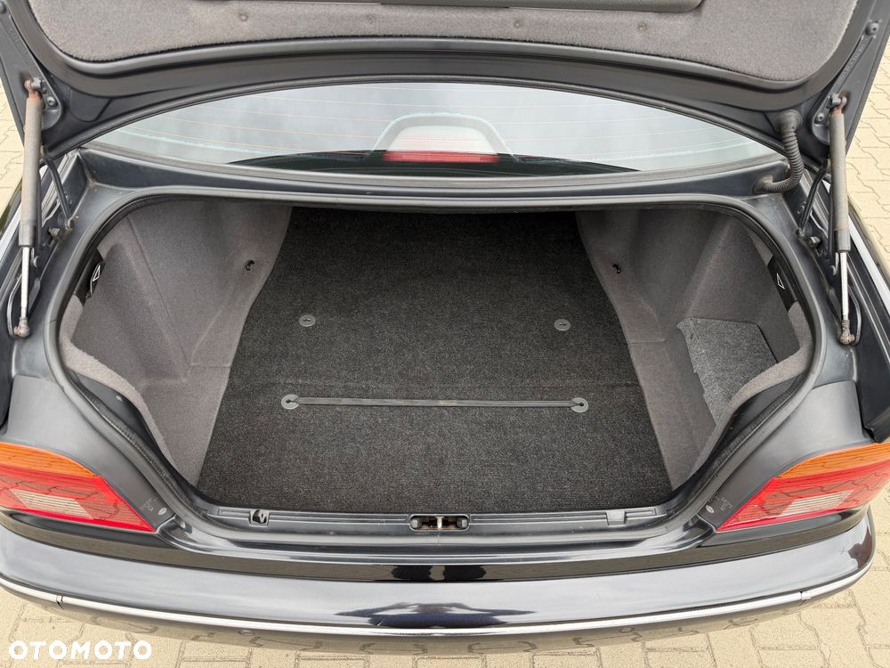 BMW Seria 5 520i - 34