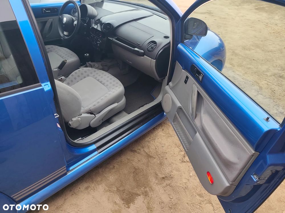 Volkswagen New Beetle 2.0 - 8