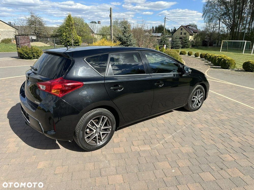 Toyota Auris - 13