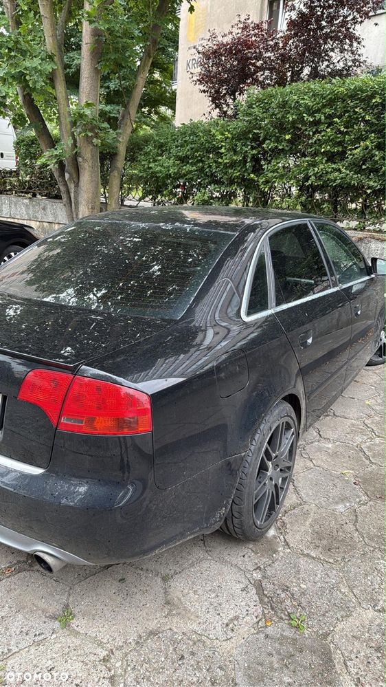 Audi A4 Limousine - 3