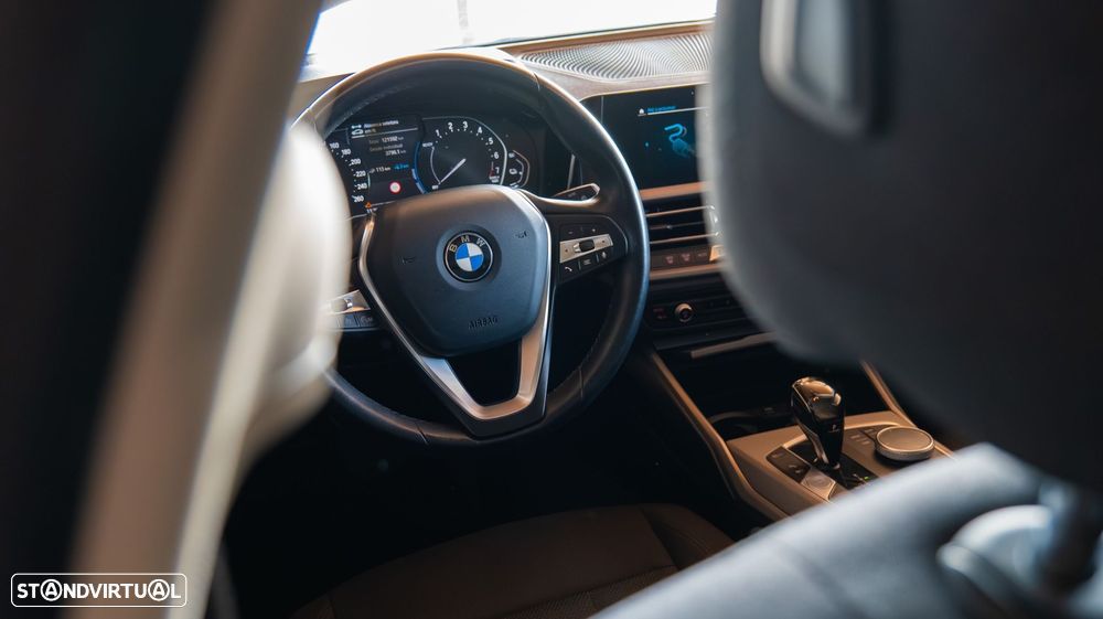 BMW 330 e Touring Corporate Edition Auto - 21