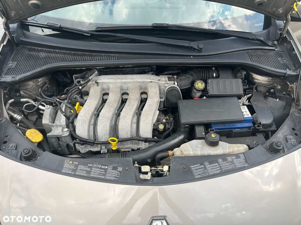 Renault Clio 1.6 16V GT - 15