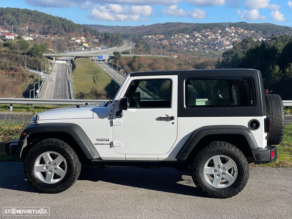 Jeep Wrangler - 11