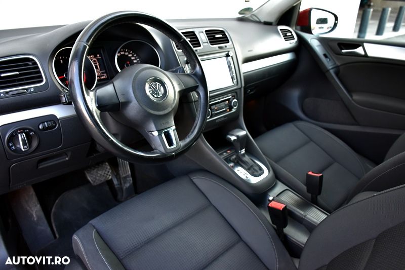 Volkswagen Golf 1.6 TDI DPF DSG Team - 11