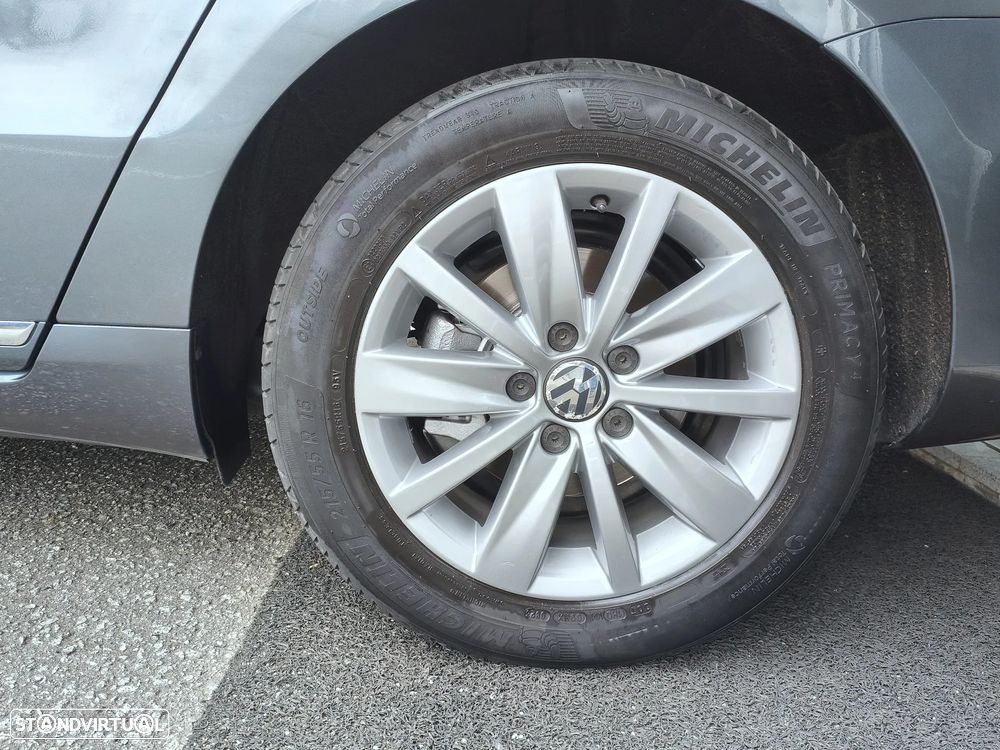 VW Passat Variant 1.6 TDI BlueMotion - 28