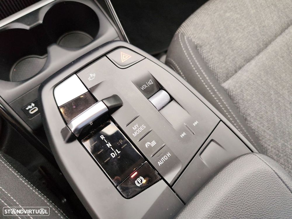 BMW 225xe Active Tourer - 17