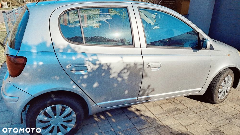 Toyota Yaris 1.3 - 3