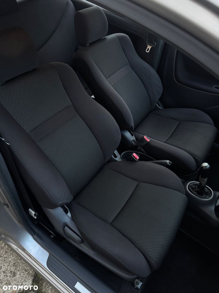 Toyota Yaris - 11