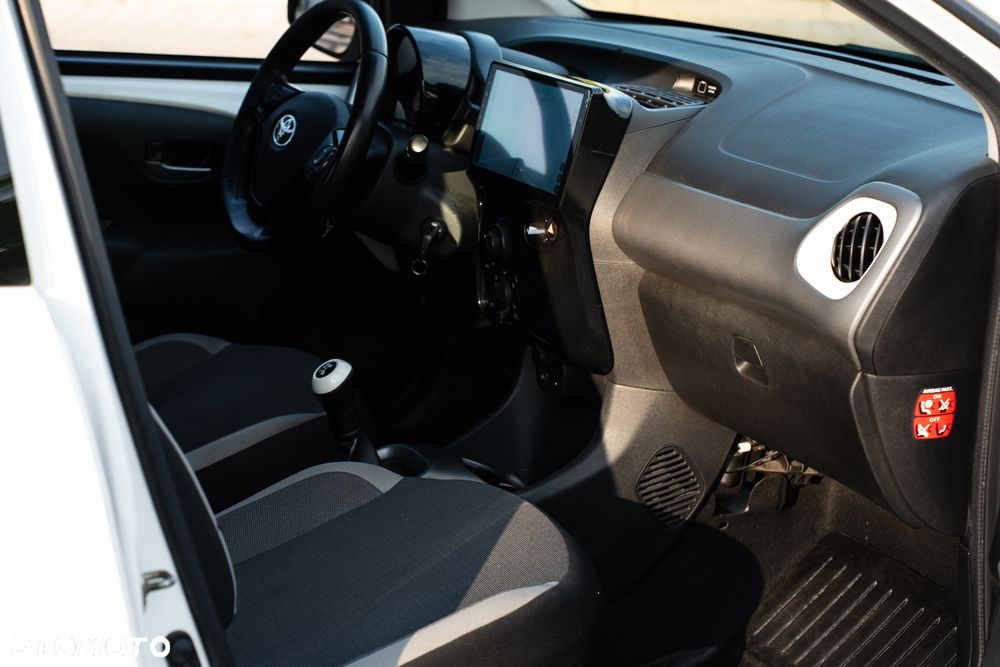 Toyota Aygo x-play - 31