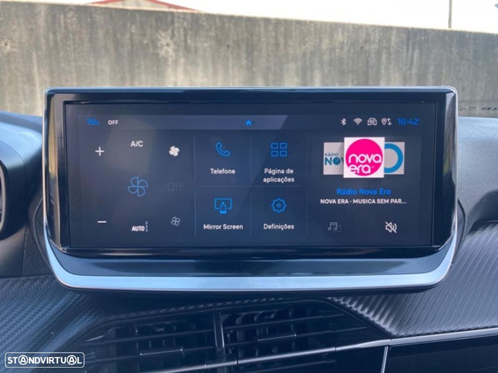 Peugeot 2008 1.2 Hybrid Allure e-DCS6 - 26