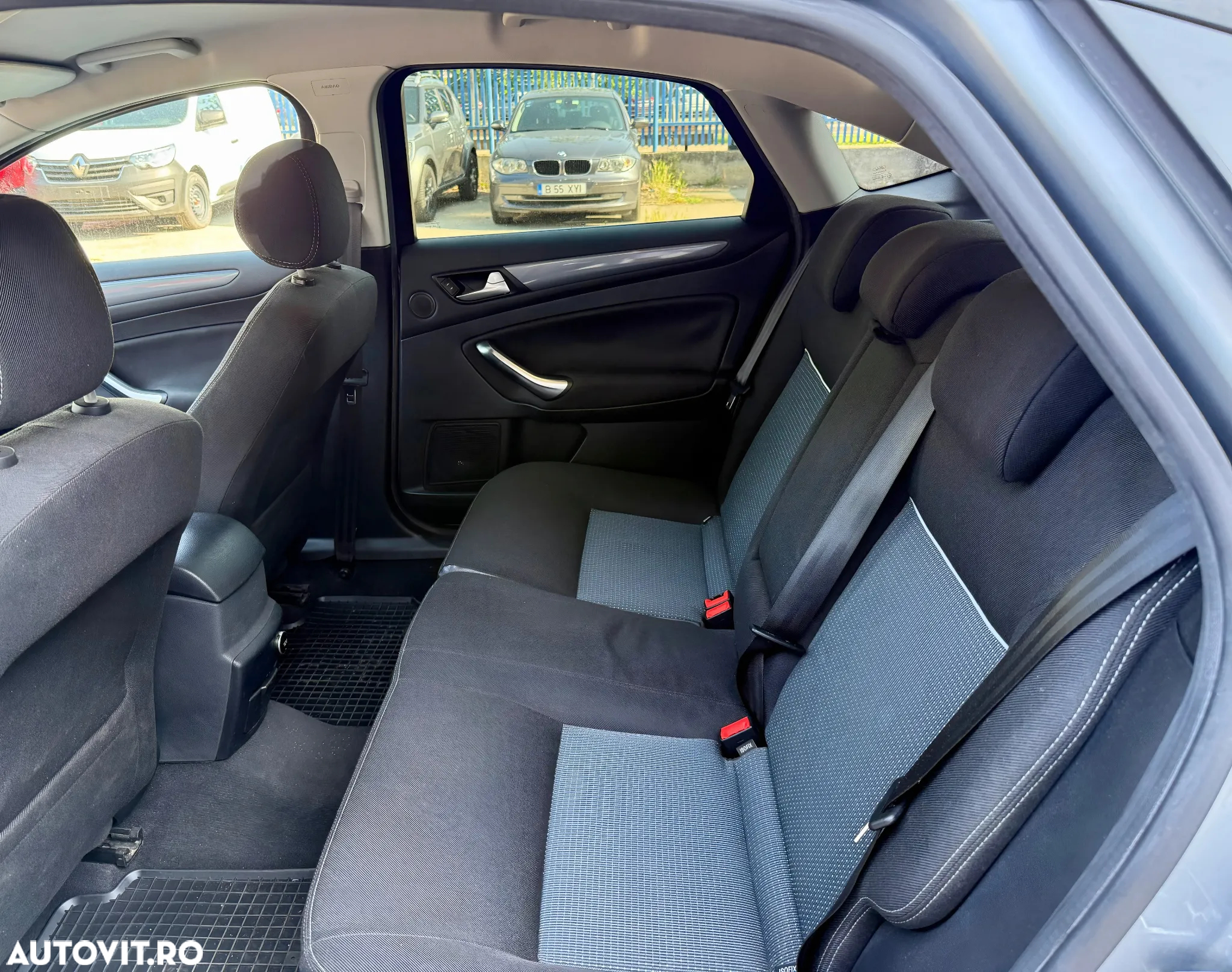 Ford Mondeo 2.0 TDCi Business Class - 12