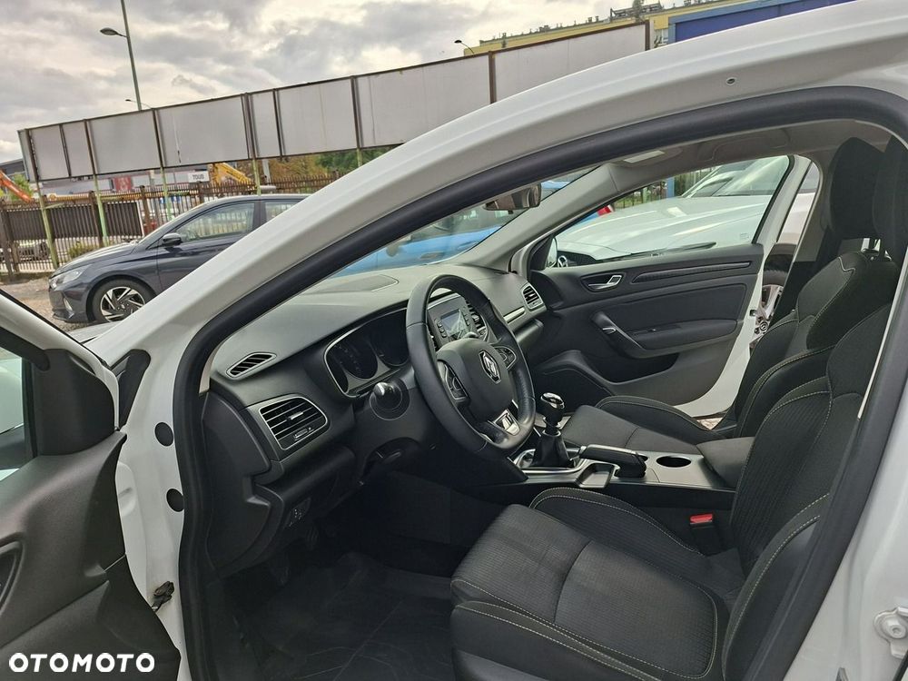 Renault Megane 1.6 SCe Zen - 16