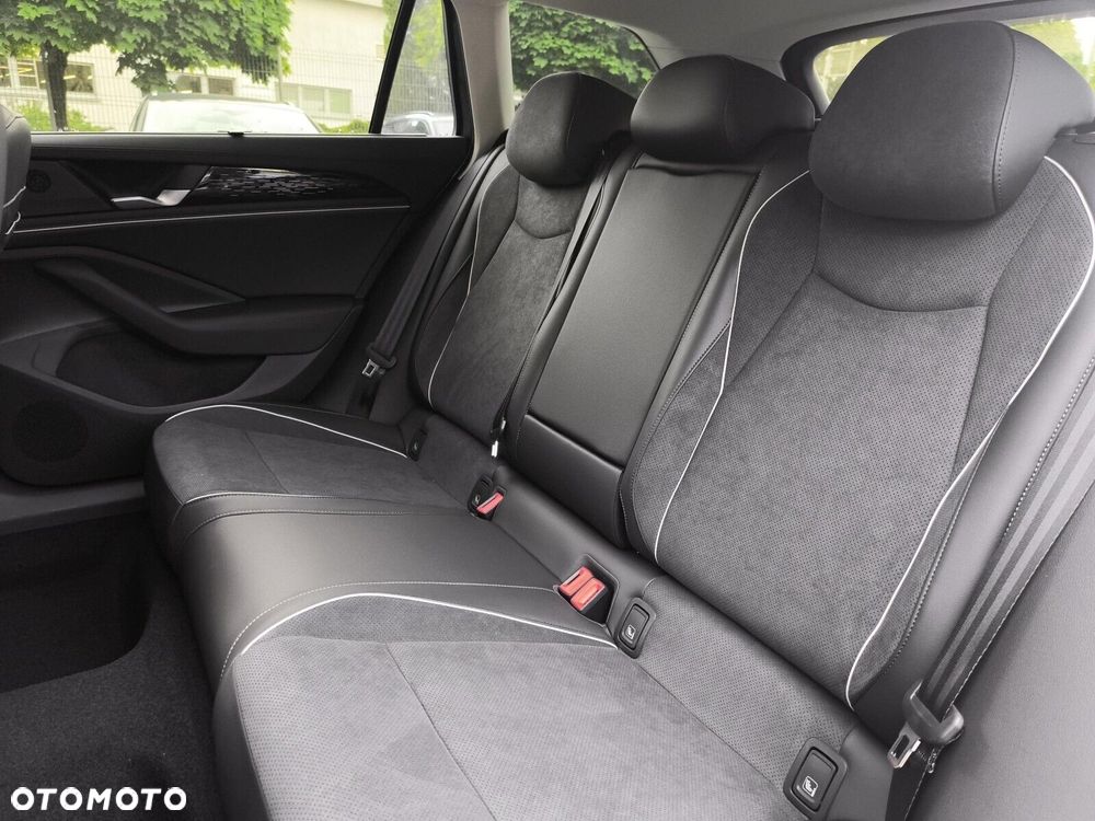 Volkswagen Passat - 16