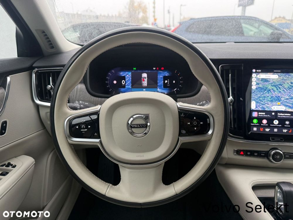 Volvo V90 Cross Country - 35