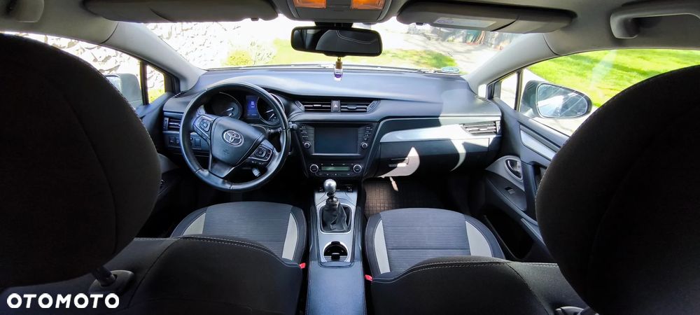 Toyota Avensis 2.0 D-4D Premium - 7