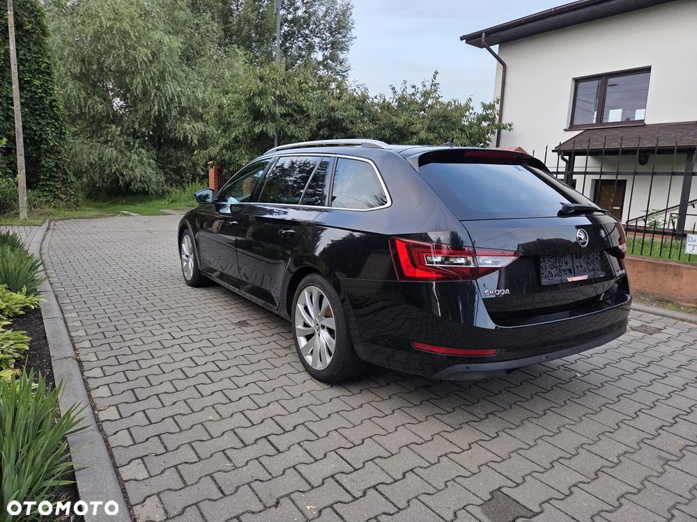 Skoda Superb 2.0 TDI DSG Active - 8