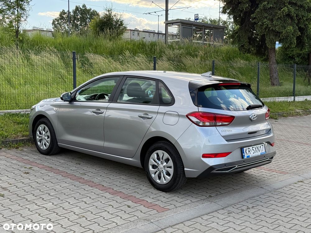 Hyundai i30 1.5 DPI Classic + - 23