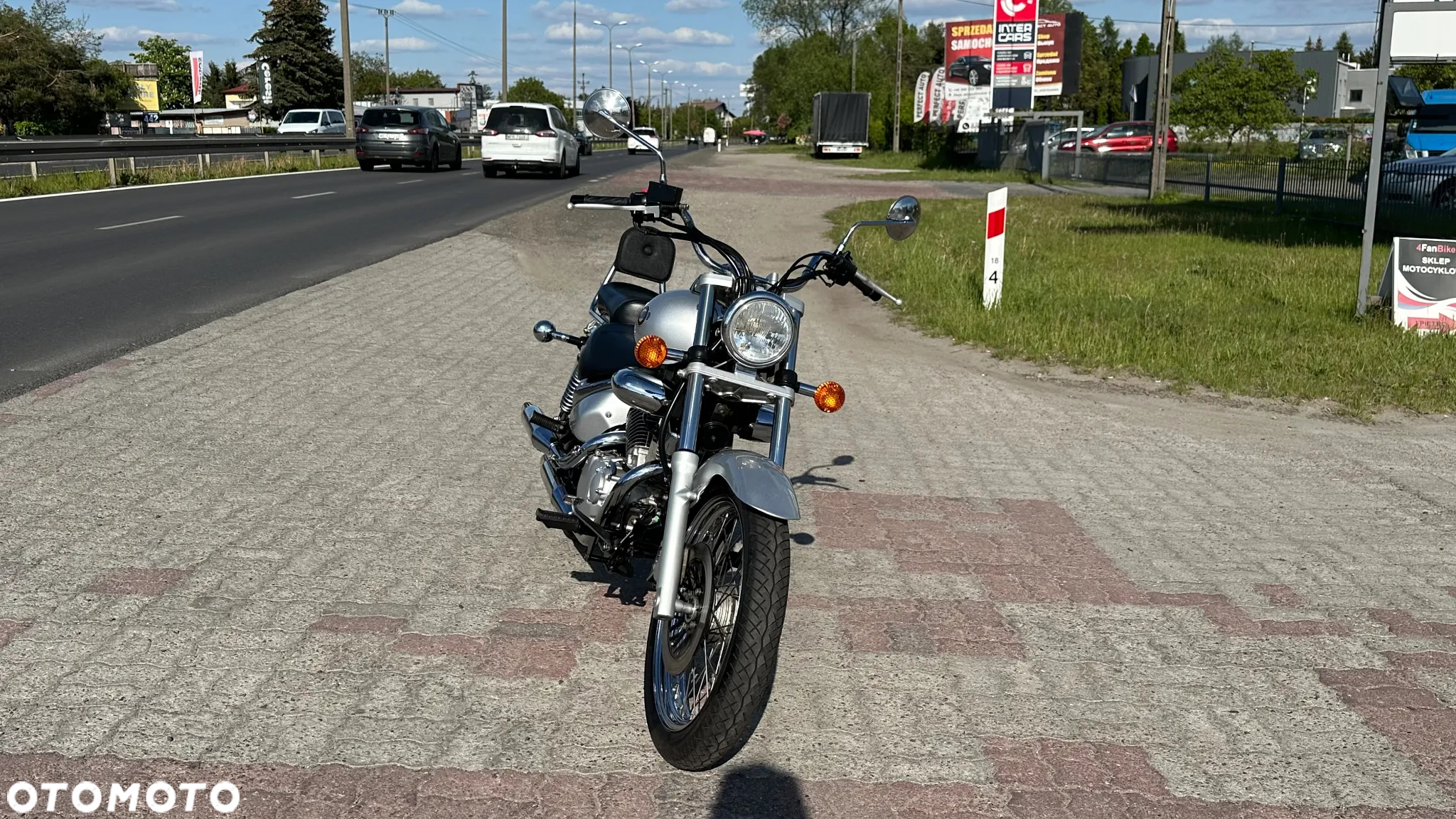 Suzuki Intruder - 7