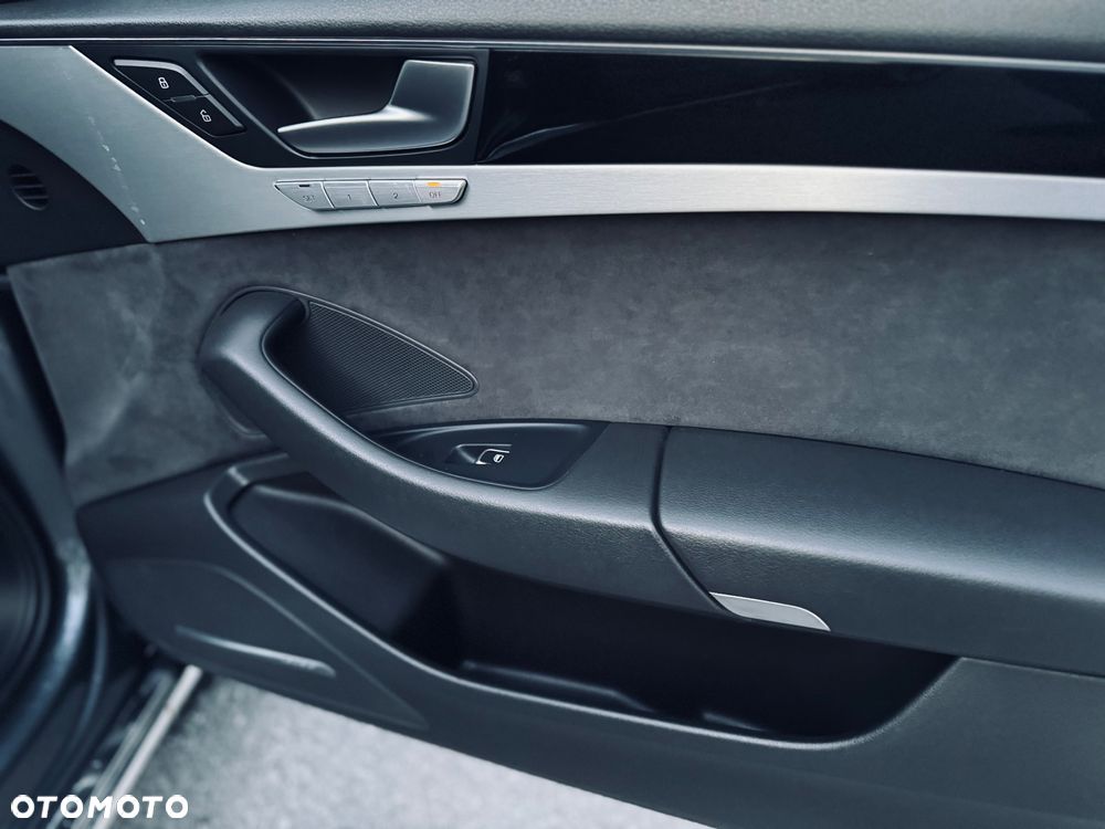 Audi A8 4.2 TDI DPF (clean diesel) quattro tiptronic - 18