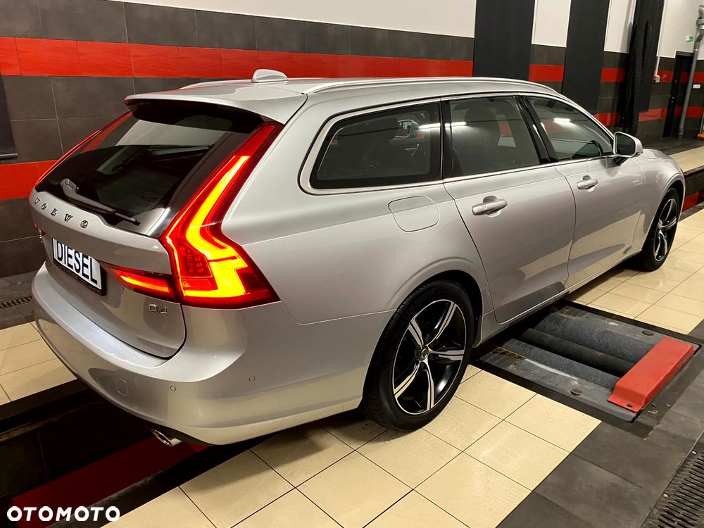 Volvo V90 D4 Geartronic Kinetic - 10