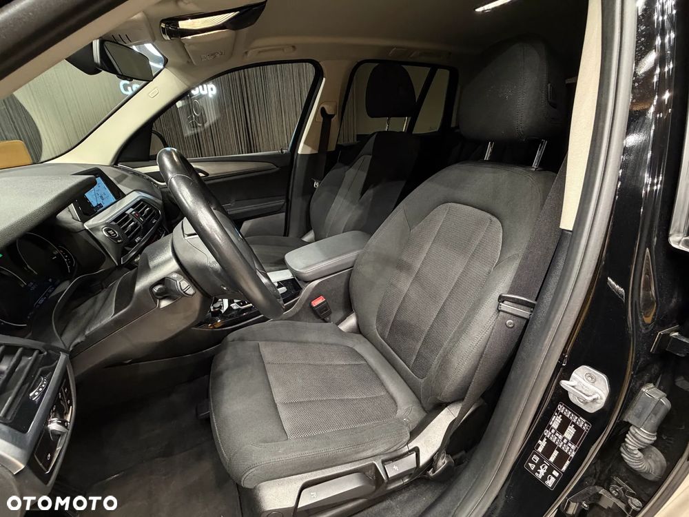BMW X3 xDrive20d Advantage - 11