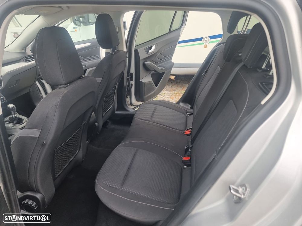 Ford Focus SW 1.5 TDCi EcoBlue Active - 16