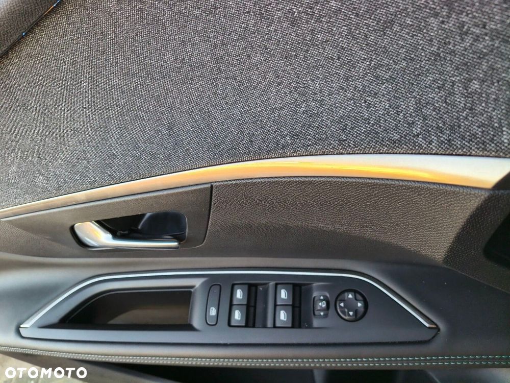 Peugeot 3008 1.2 PureTech Allure S&S EAT8 - 34