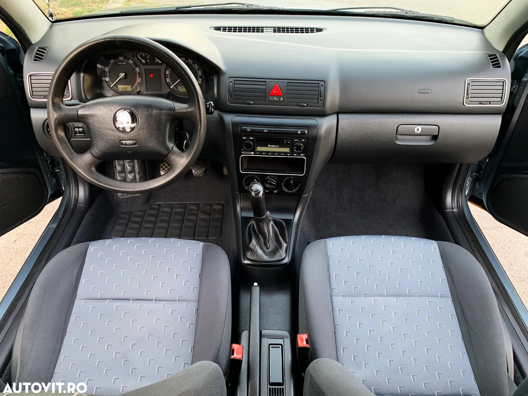 Skoda Octavia 1.6 Ambiente - 7