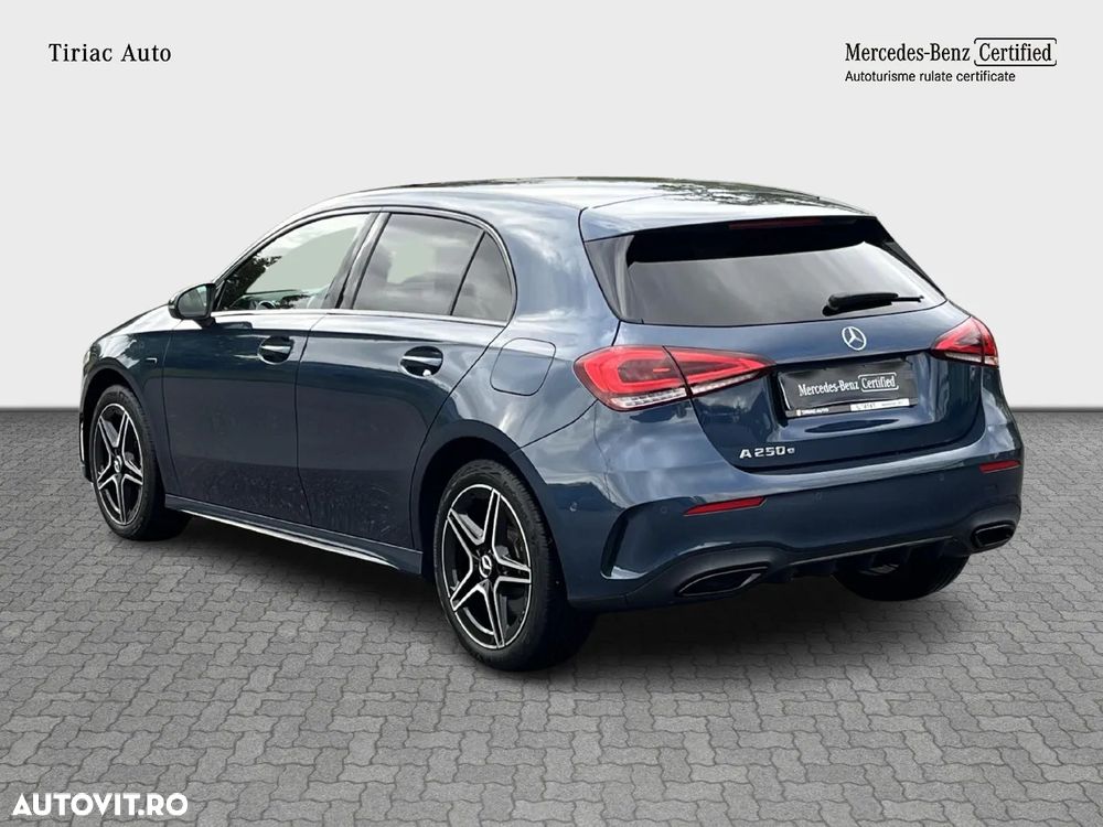 Mercedes-Benz A 250 e 8G-DCT AMG Line - 4