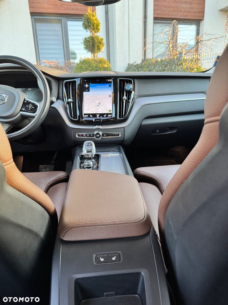Volvo XC 60 B5 B AWD Inscription - 10
