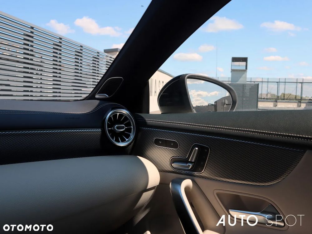 Mercedes-Benz CLA 220 4-Matic 7G-DCT - 37