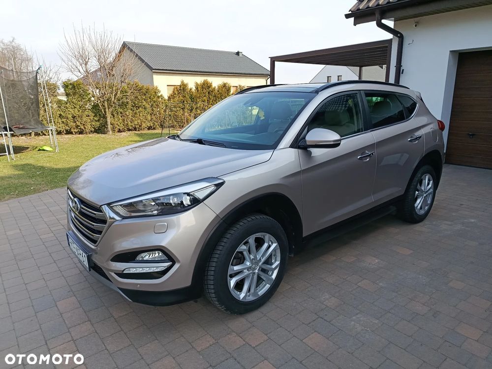Hyundai Tucson 2.0 CRDI BlueDrive Style 2WD - 18