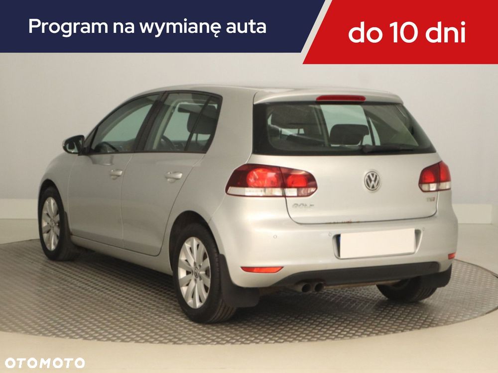 Volkswagen Golf - 6