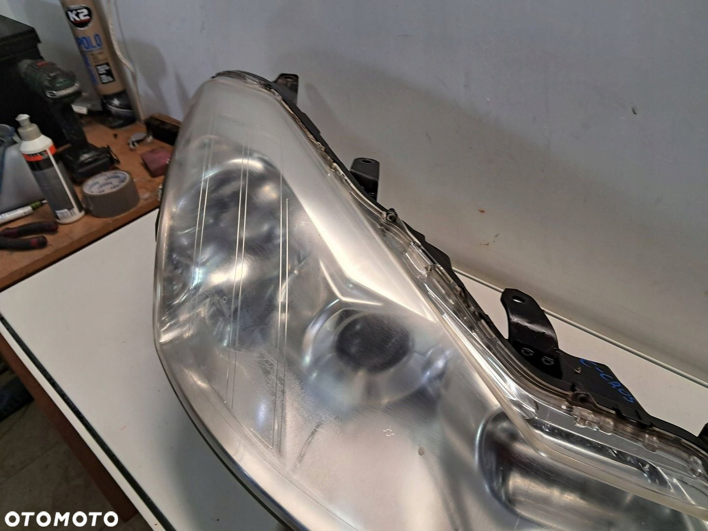 Citroen C-Crosser PRAWA Lampa przednia - anglik - 4