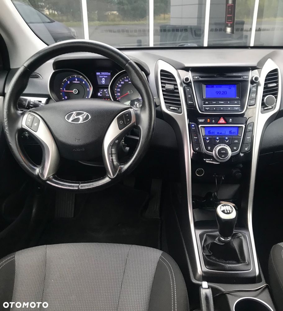 Hyundai i30 blue 1.6 CRDi Style - 18