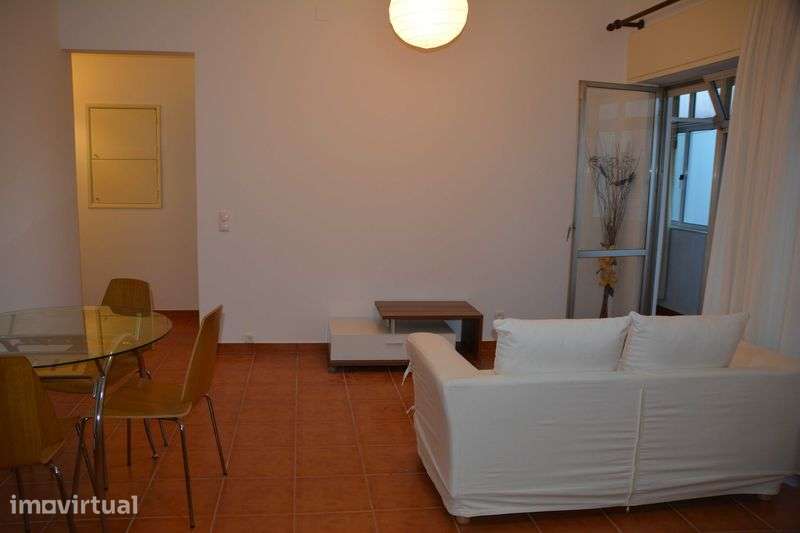 T1 recentemente renovado e mobilado – perto da praia - Grande imagem: 4/12