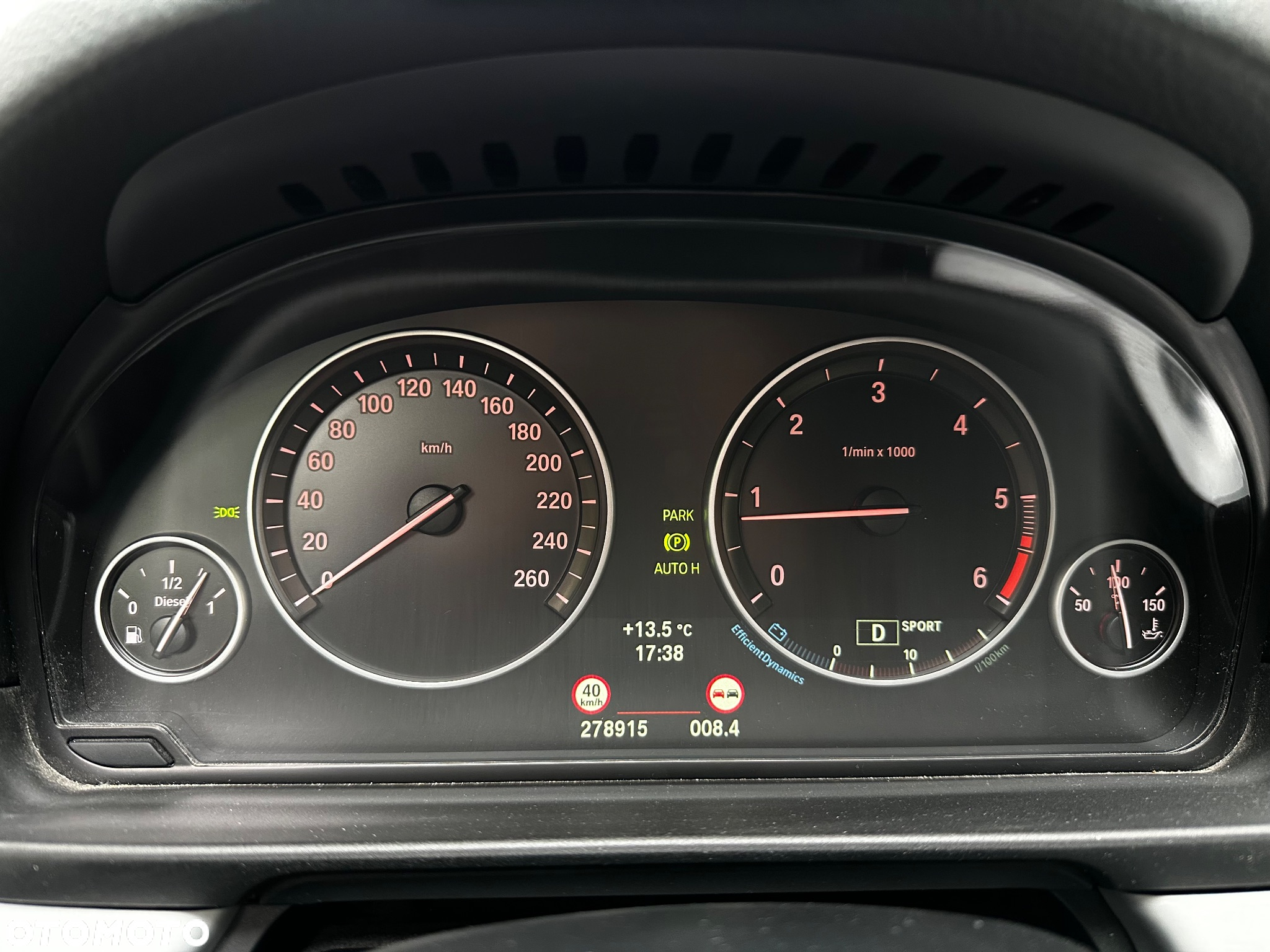 BMW Seria 5 520d Touring - 12
