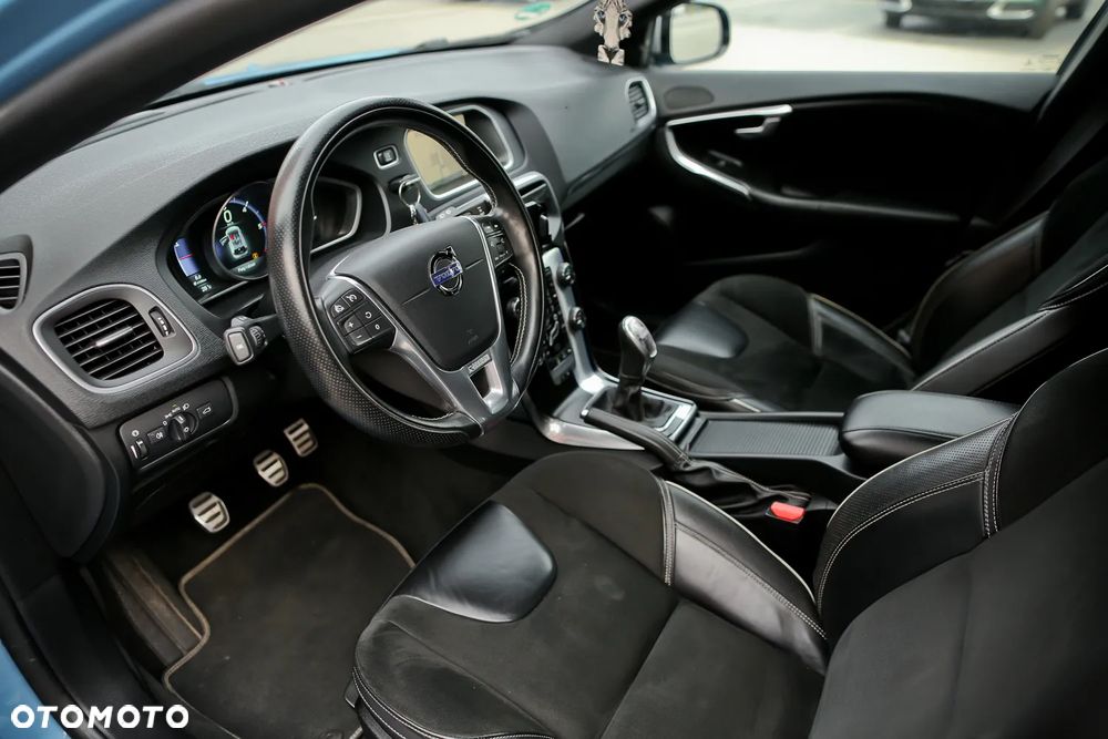 Volvo V40 D3 R-Design - 18
