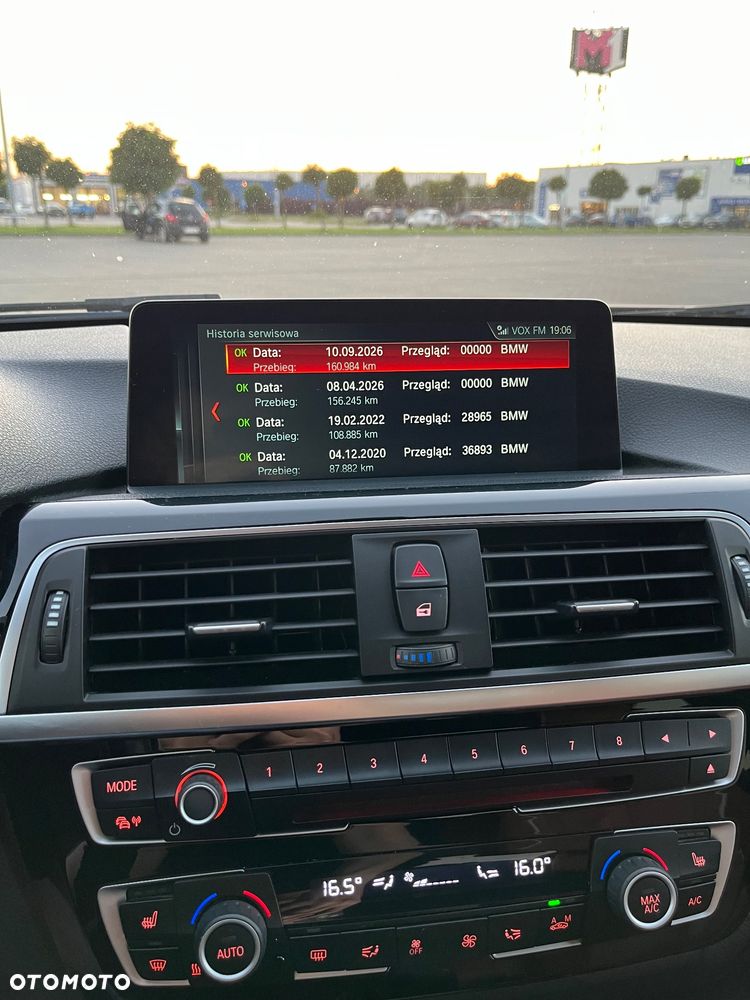 BMW Seria 3 320i xDrive Luxury Line - 17