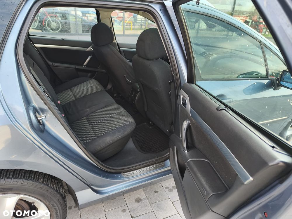 Peugeot 407 - 8